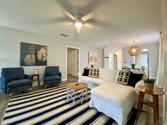 Building Photo - 16 Summit Commons Ct