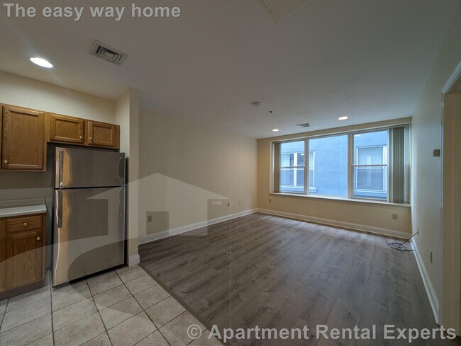 Primary Photo - 15 Pearl St