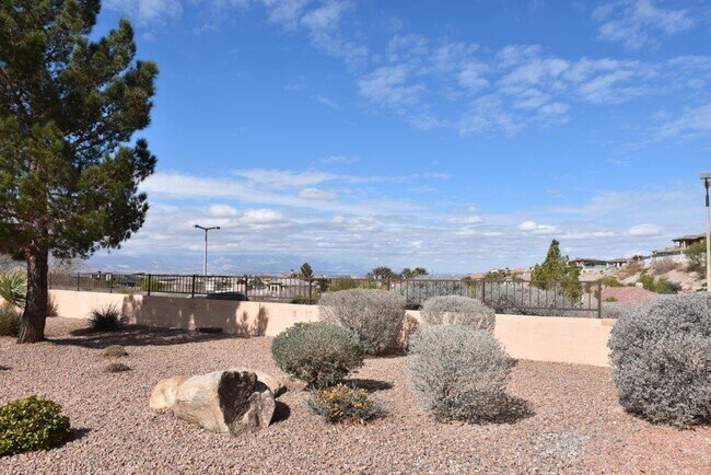 Building Photo - Stunning 2 bedroom Jefferson in Age Restri...