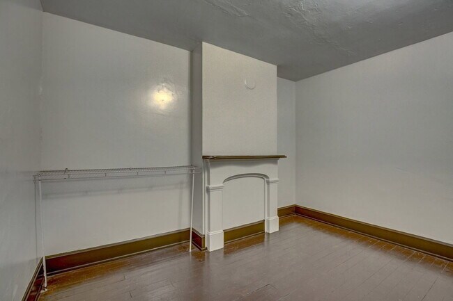 Building Photo - 111 Gage St