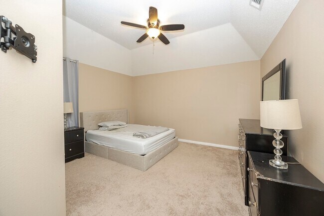 Building Photo - 2106 Hunter Pl Ln