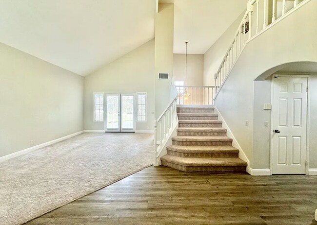Building Photo - Beautiful 5B/3BA Home in Rancho Bernardo A...