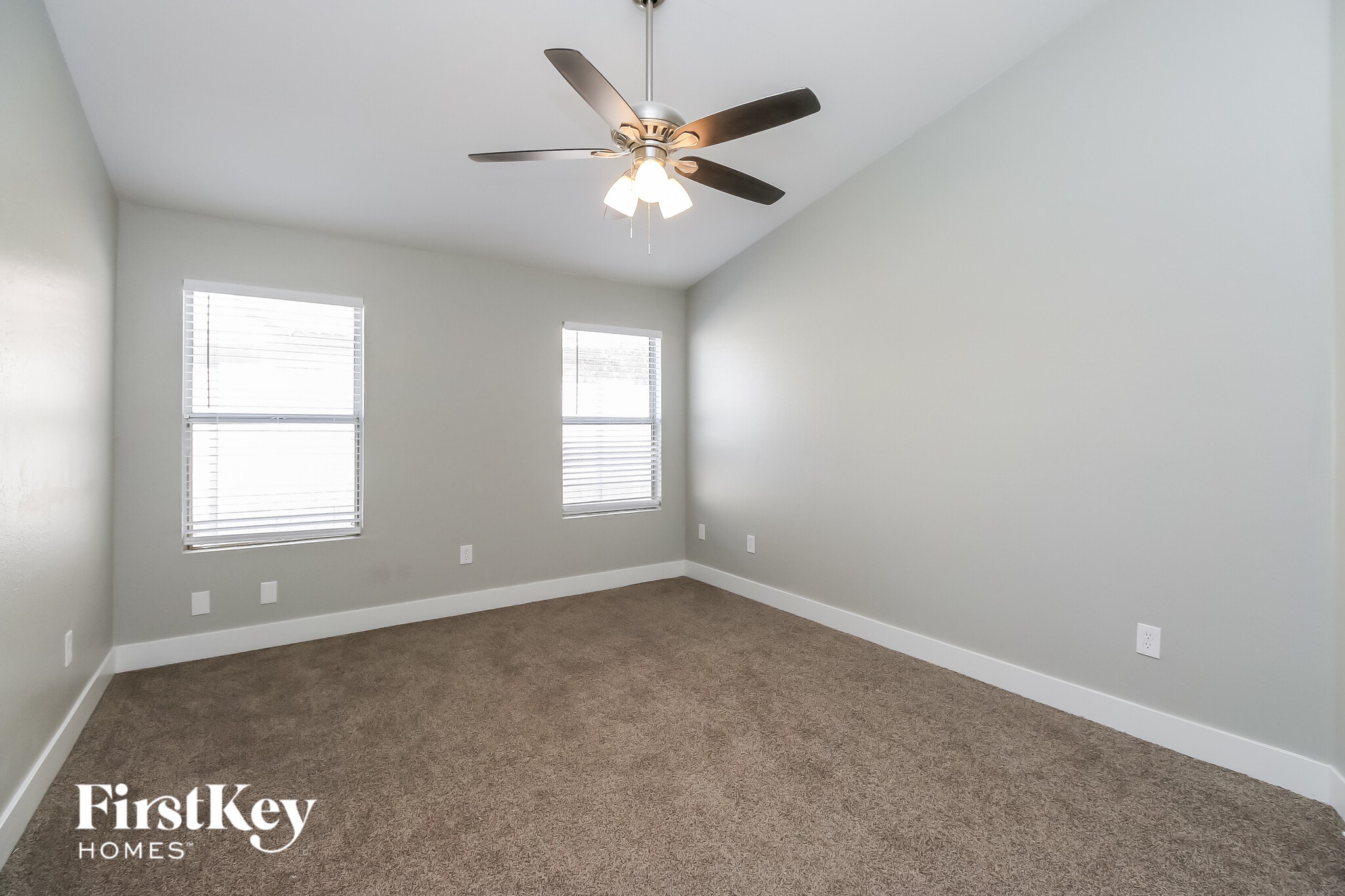 Building Photo - 812 E Morelos St