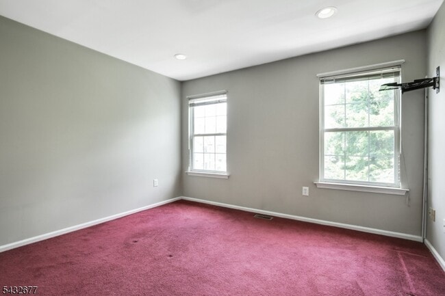 Building Photo - 8 Hopkinson Ct
