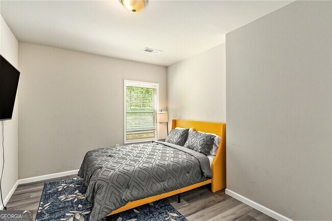 Building Photo - 138 Logan Pass Dr