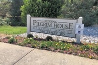 Building Photo - 910 Canby Rd