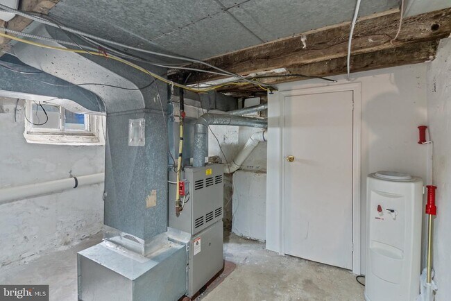 Building Photo - 129 Blake Ave