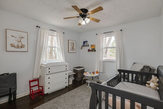 Building Photo - 514 Longview Dr