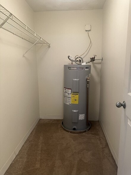 Building Photo - 5 Bank St