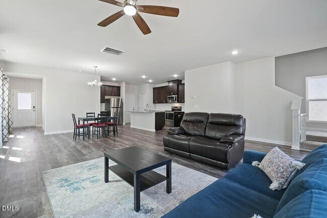 Building Photo - 319 Joneshaven Dr