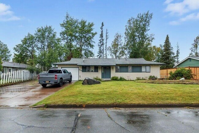 Primary Photo - 709 Cypress Dr