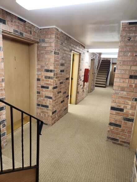 Common Hallway - 8808 45th Pl