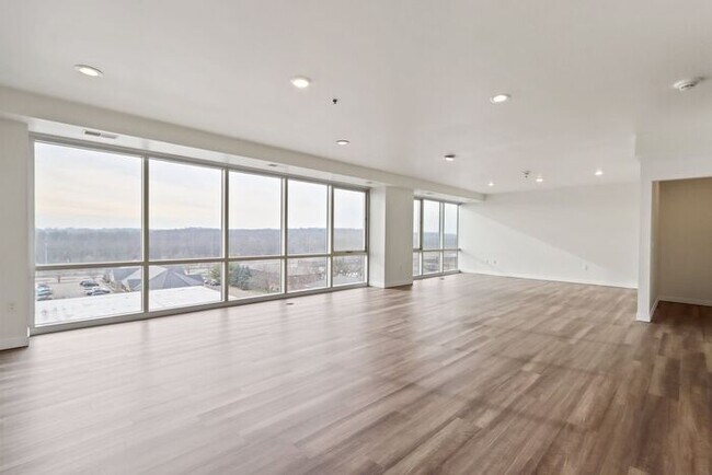 Building Photo - $1,950 | 1 Bedroom, 2 Bathroom Condo | Pet Friendly* | Available for Immediate move-in!