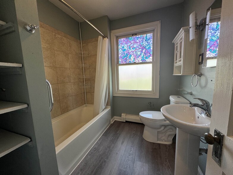 Building Photo - 712 Pacesetter Dr