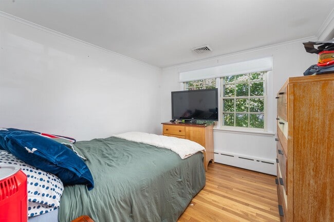 Building Photo - 468 Union Ave