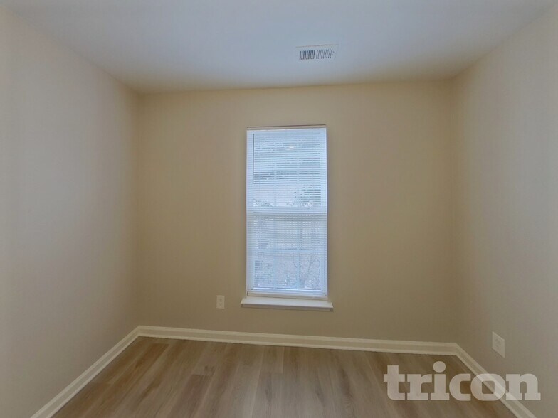 Building Photo - 5136 Sunburst Ln