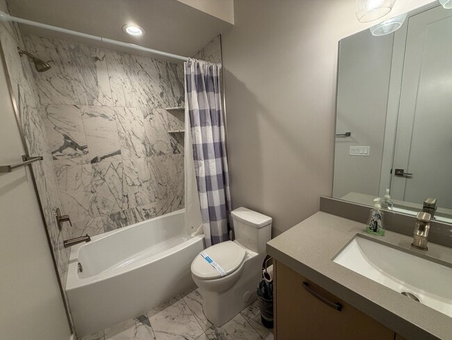 Building Photo - 5979 E Big Horn Pkwy