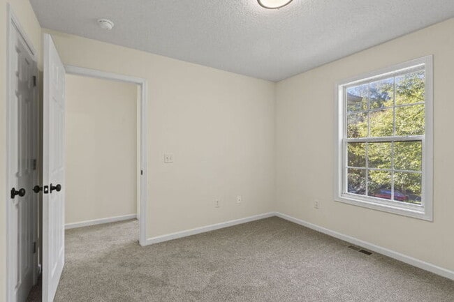 Building Photo - 3BR/2BA Home with Deck & Storage Shed in P...