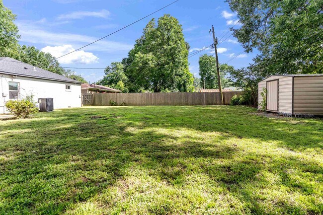 Building Photo - 4623 Doris Cir S