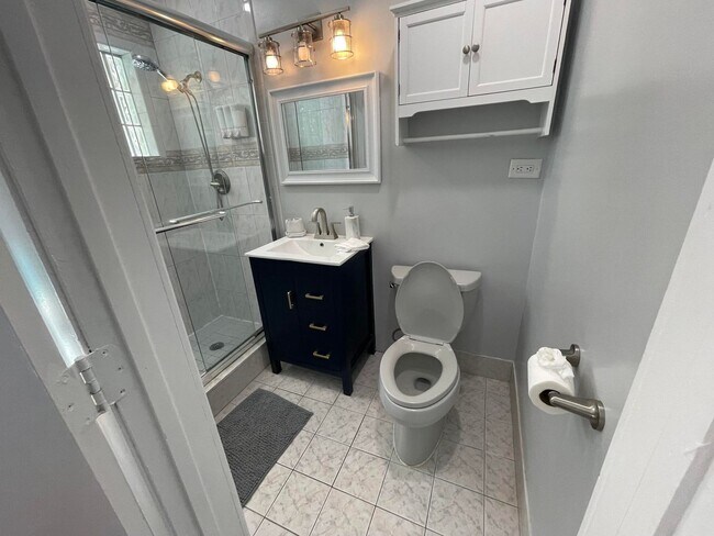 Building Photo - 2620 NE 19th St