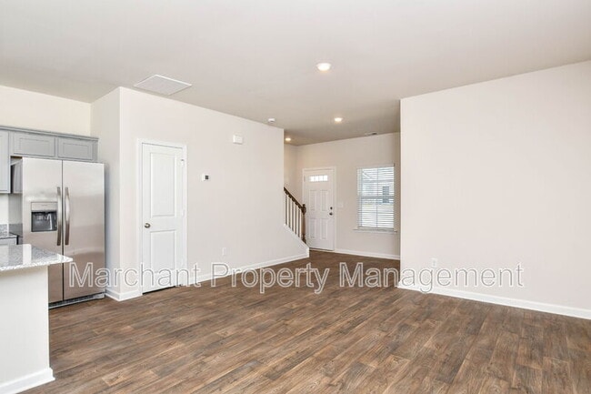 Building Photo - 27 English Ct