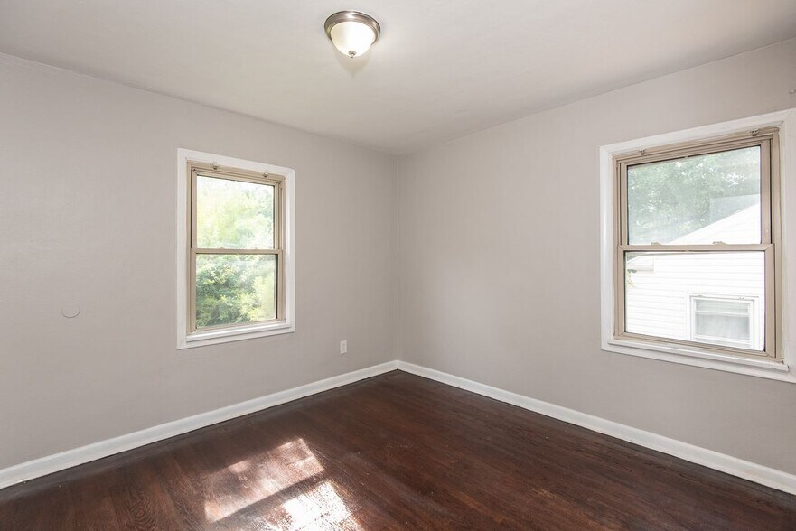 Building Photo - 320 Millman Dr