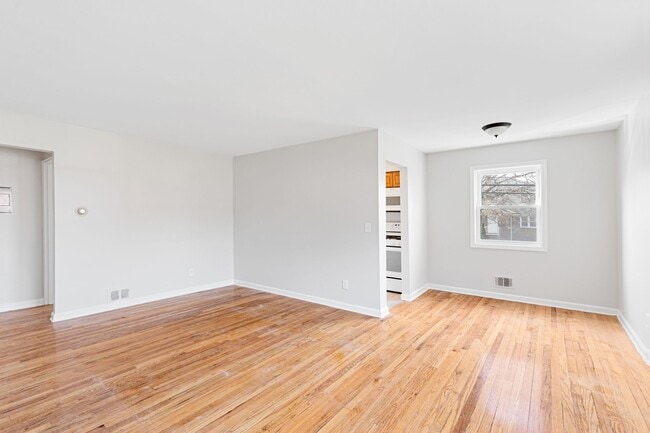 Building Photo - 355 New York Ave