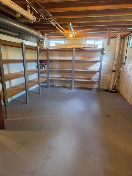 Building Photo - 2222 Gosforth Ln
