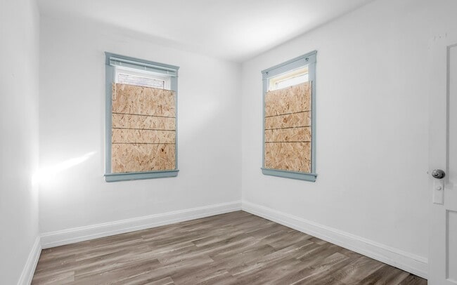 Building Photo - 15322 Yorick Ave