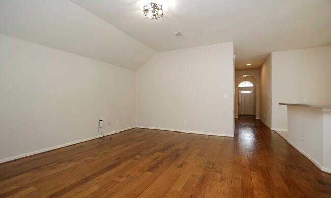 Building Photo - 15938 Cottage Ivy Cir