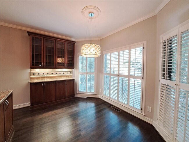 Building Photo - 2242 Lenox Walk NE