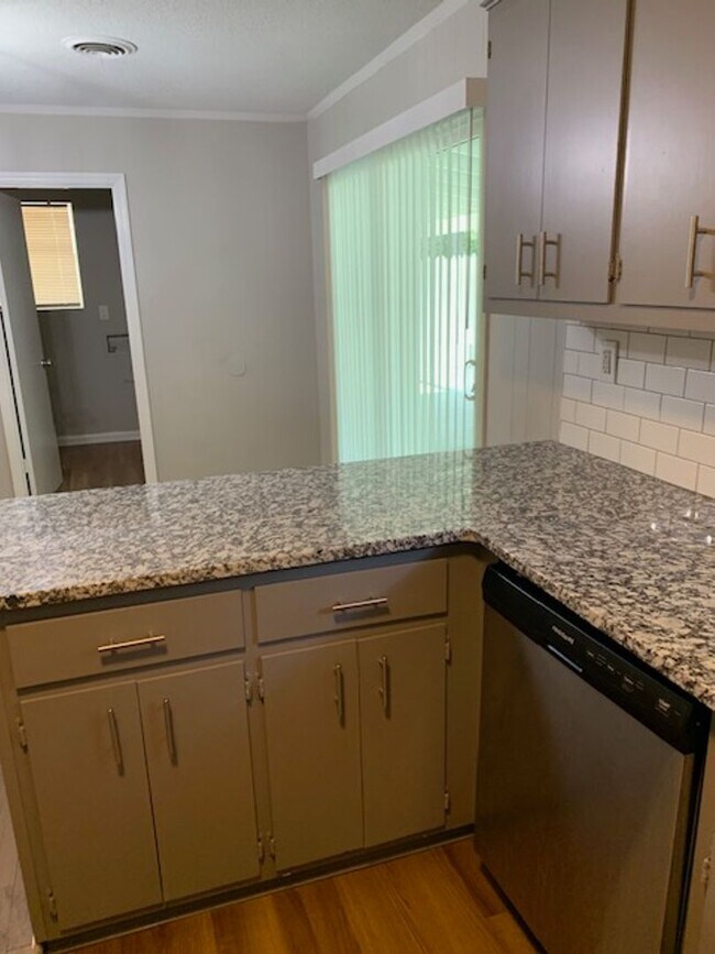 Building Photo - Located in McDuffie Woods Subdivision