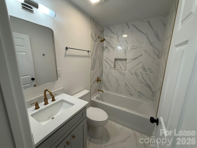 Building Photo - 1416 N Davidson St