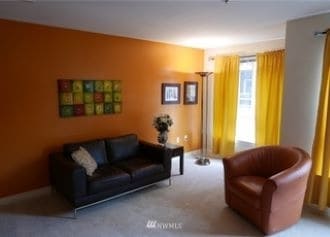 Building Photo - 108 5th Ave S