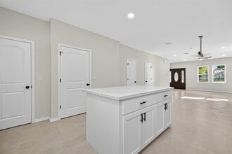 Building Photo - 10594 Rustling Oaks Dr