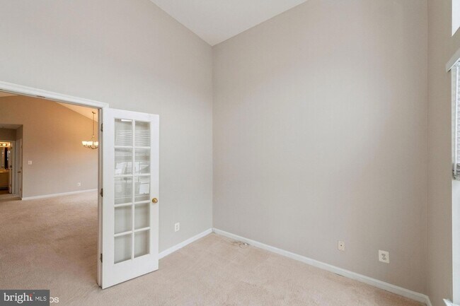 Building Photo - 25340 Lake Mist Square