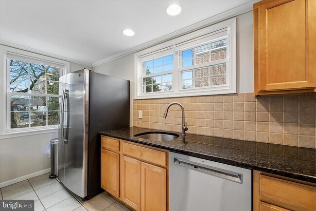 Building Photo - 273 Westbrook Dr