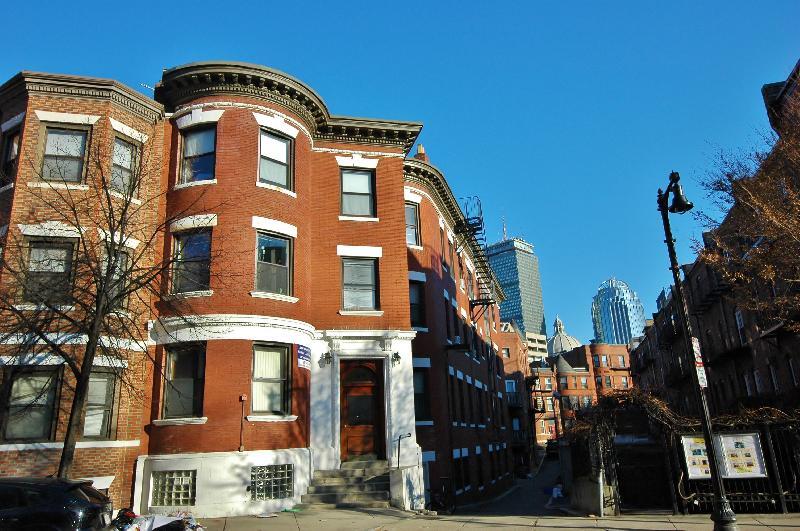 Building Photo - 58 Gainsborough St
