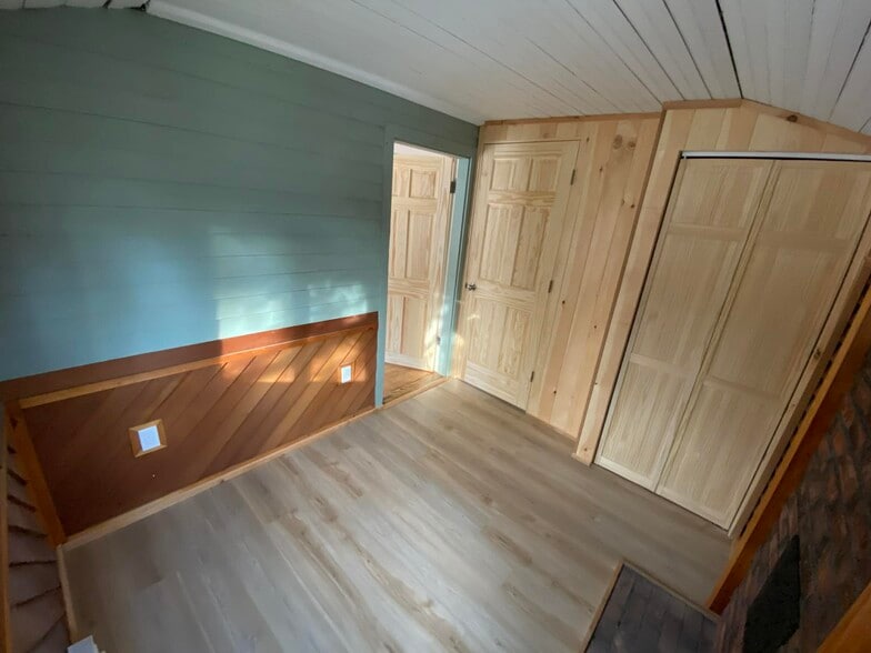 Building Photo - 49 Grove St