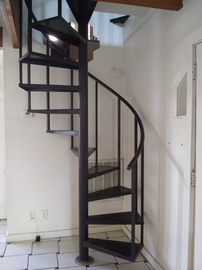 Building Photo - 115 Peachtree St