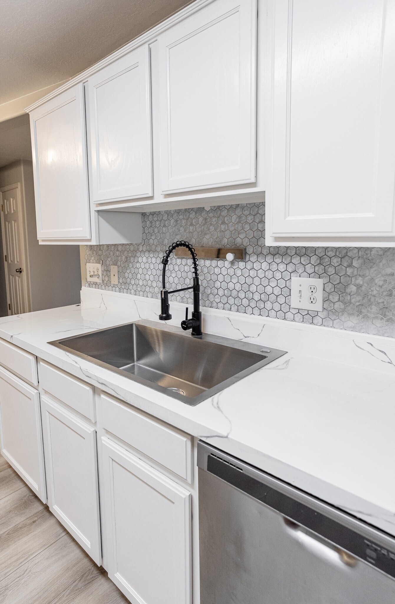 Building Photo - 8084 N Ridge Loop E