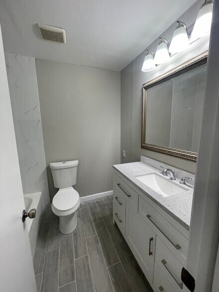 Building Photo - 11332 Grandville Dr