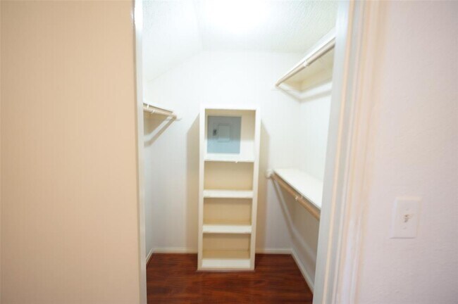 Building Photo - 8575 Sands Point Dr