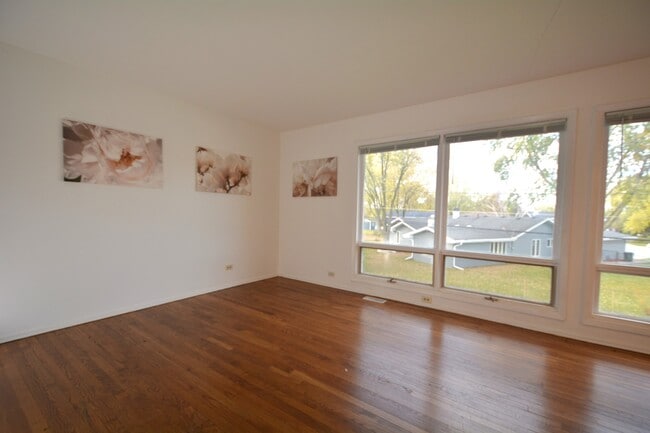 Building Photo - 1360 Devonshire Ln