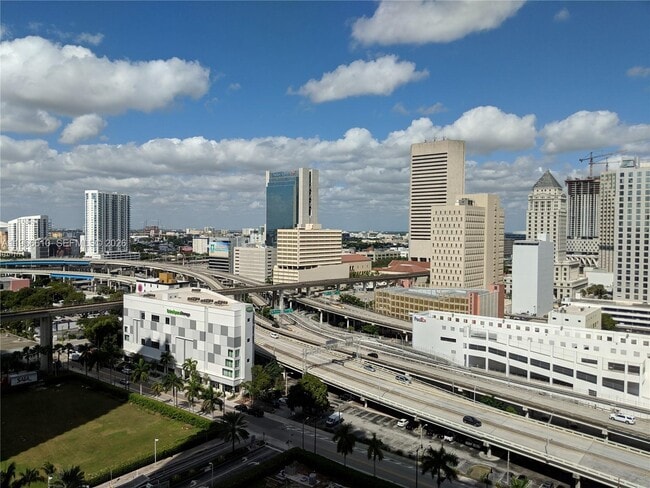 Building Photo - 350 S Miami Ave