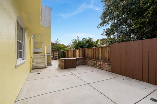 Building Photo - 54 Santa Ana Ave