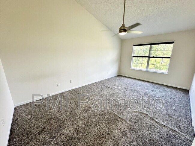 Building Photo - 227 Hardwood Dr
