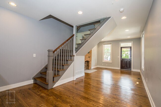 Building Photo - 160-162 E 3rd Ave