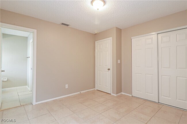 Building Photo - 18529 Phlox Dr
