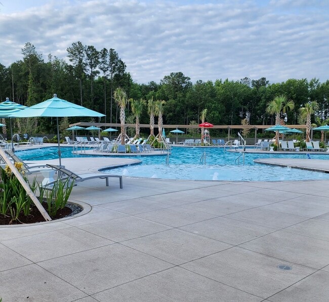 Building Photo - Like new in Midtown - 3 bedrooms plus additional flex spaces - Nexton